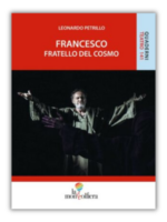 Copertina rossa libro "Francesco. Fratello del Cosmo" di Leonardo Petrillo. Sotto il testo (autore, titolo) foto di Petrillo che indossa vestito di San Francesco.